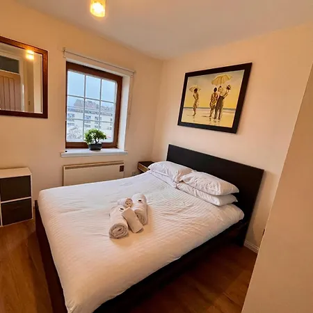 Sunshine On Leith. The River View Apartment! Edimburgo Habitación foto